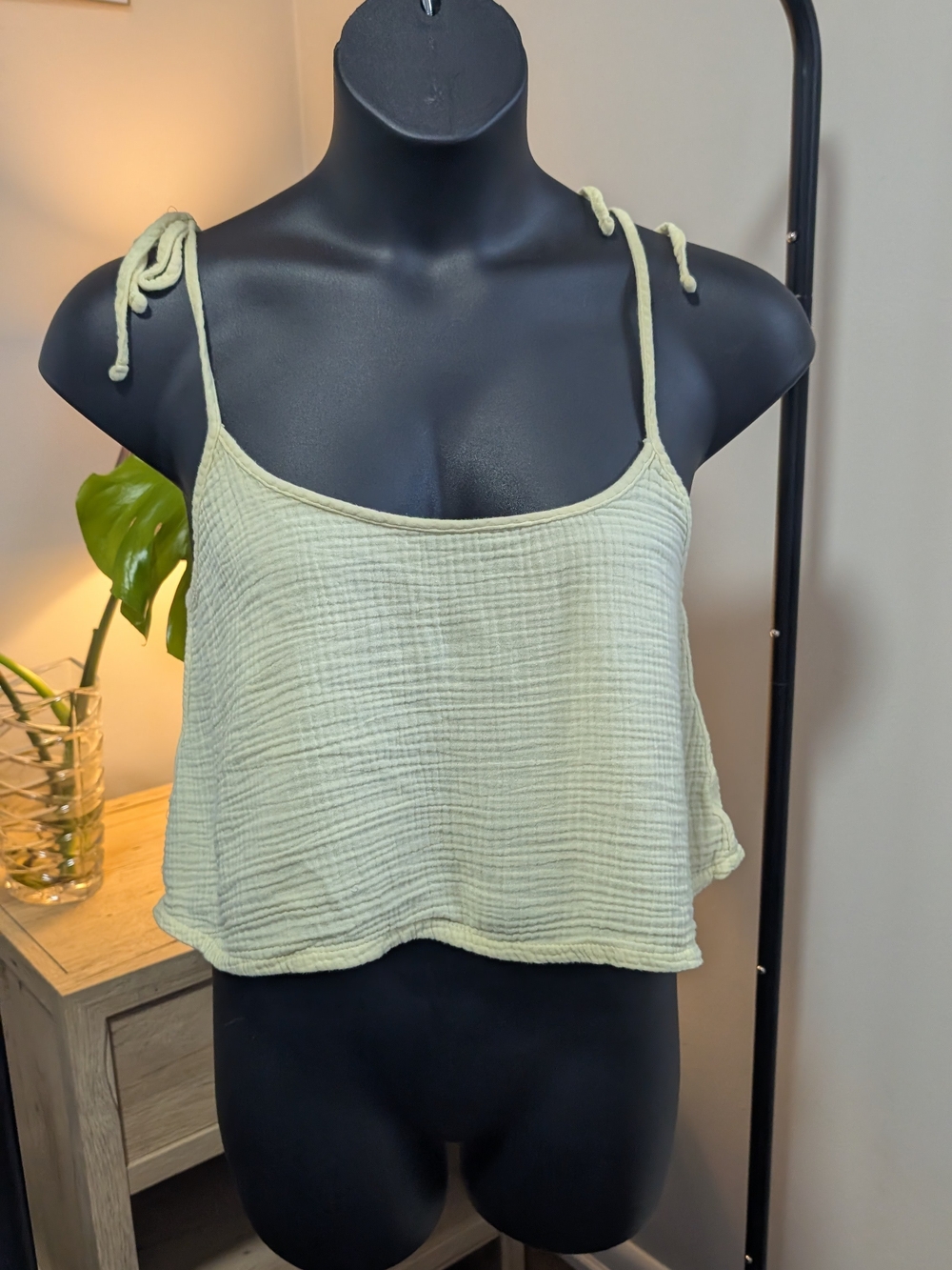 Colsie Light Yellow Tie-Strap Cropped Camisole